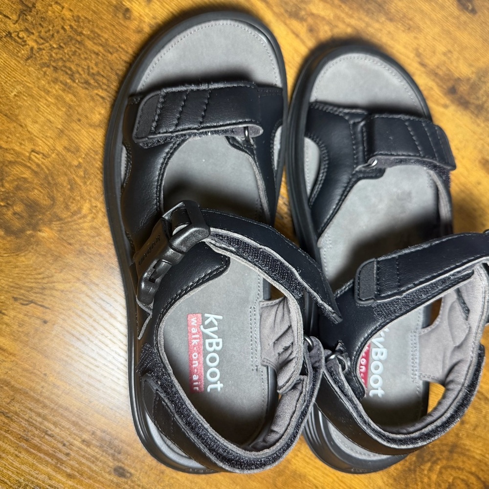 NWOT Kybun Kyboot Walk On Air | Size 39